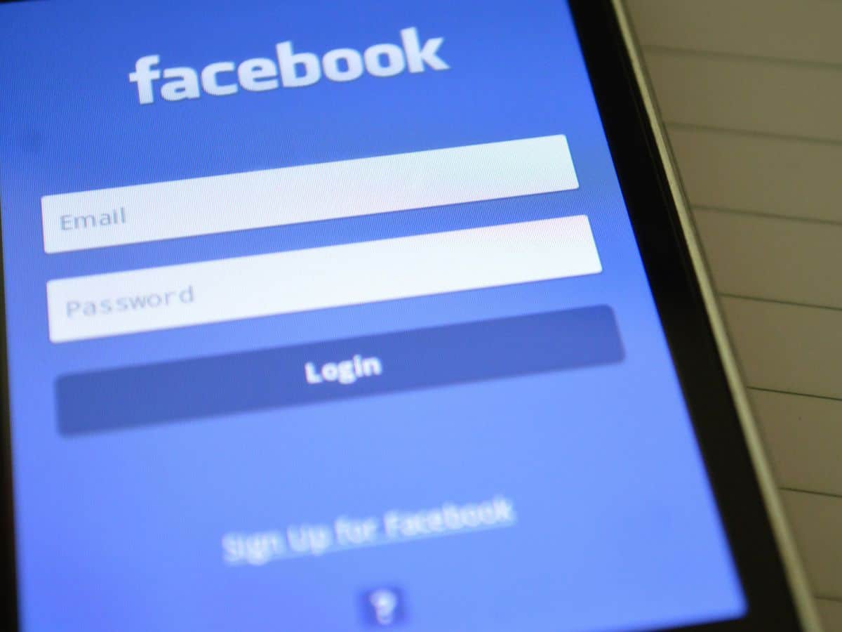 Facebook-Instagram Down: क्या आपके फेसबुक और इंस्टाग्राम में आ रही दिक्कत? लॉगिन नहीं कर पा रहे अकाउंट, ये है वजह