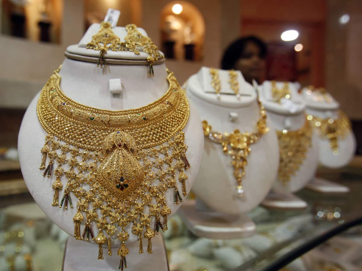 Gold Price Today: ऑल टाइम हाई से फिसला सोना, MCX पर कीमतें गिरी, चेक करें 6 मार्च का भाव