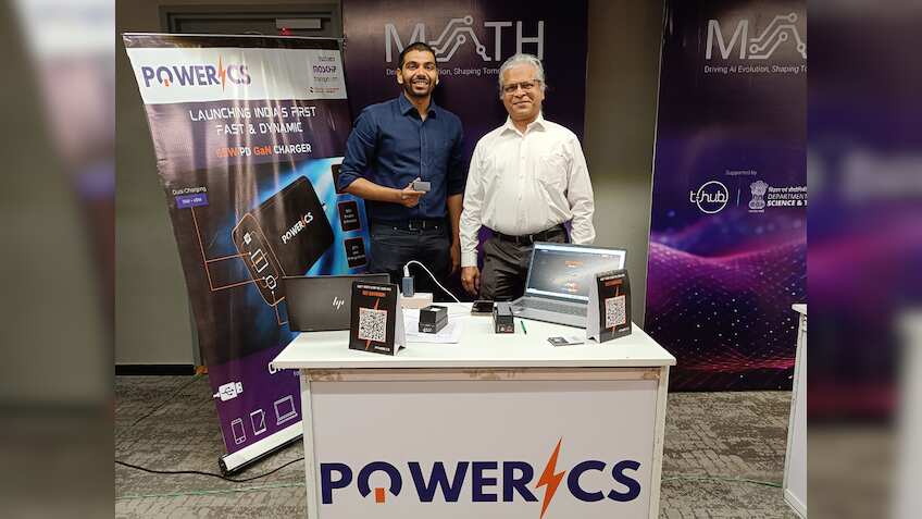 अब 36 चार्जर रखने का झंझट खत्म! इस Startup का Smart Charger आपके हर डिवाइस को करेगा चार्ज, ई-वेस्ट भी होगा कम