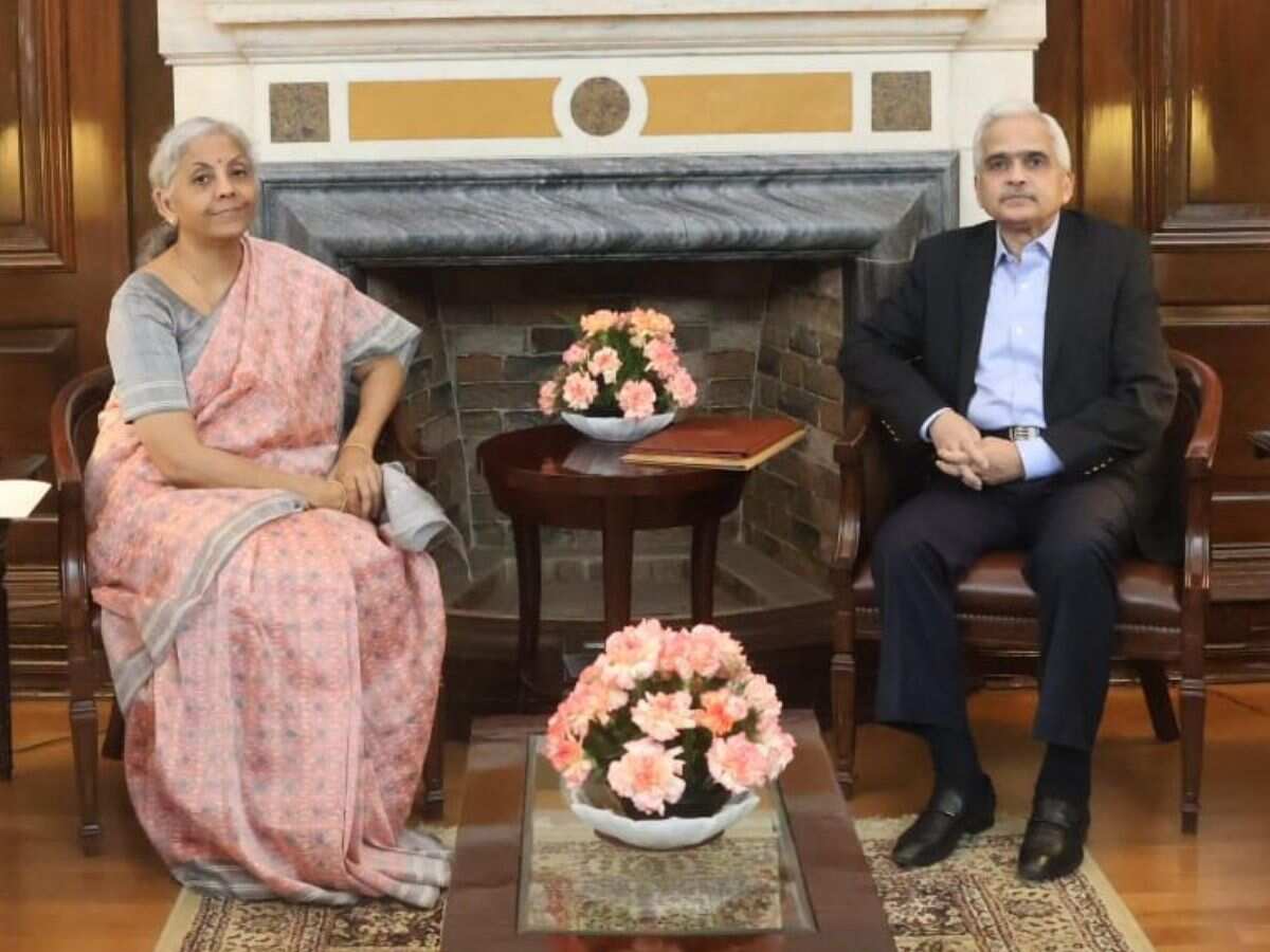 US Fed Policy के इंतजार के बीच RBI गवर्नर शक्तिकांत दास वित्तमंत्री से मिले, जानें RBI MPC कब लेगा ब्याज दरों पर फैसला