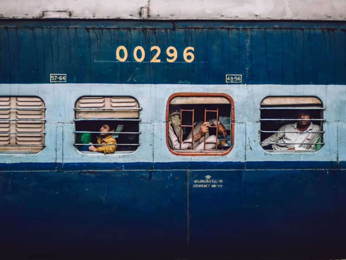 वेटिंग टिकट के कैंसिल होने पर भी रेलवे ने कर ली 1230 करोड़ रुपये की कमाई, RTI में सामने आई पूरी बात