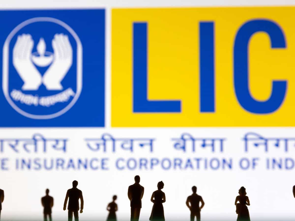 LIC को फिर मिला GST Notice, कंपनी से मांगे गए 39.39 लाख रुपये; 1 महीने में 13% गिर चुका है शेयर