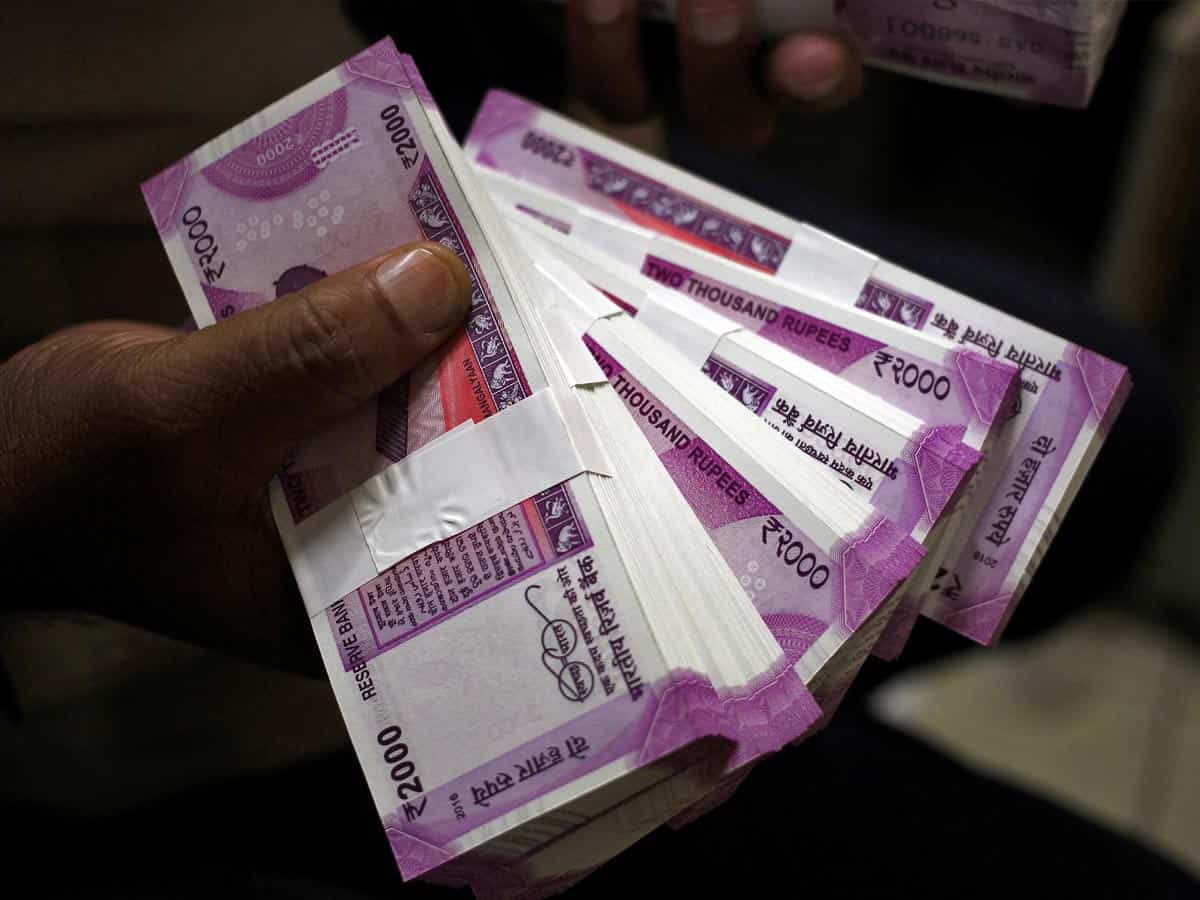 RBI ने दिया अपडेट, ₹2000  के कितने नोट बैंकों में आए वापस, आपने नहीं किया जमा तो जान लें प्रोसेस