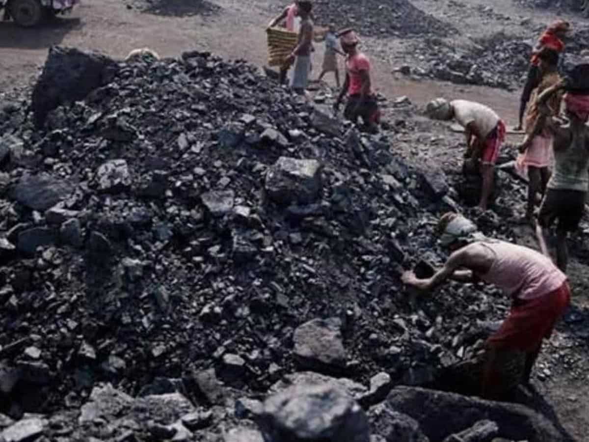 पहली बार एक अरब टन पार हुआ कोयला उत्पादन, तोड़ा 10 साल का रिकॉर्ड, पीएम मोदी ने खास अंदाज में दी बधाई 