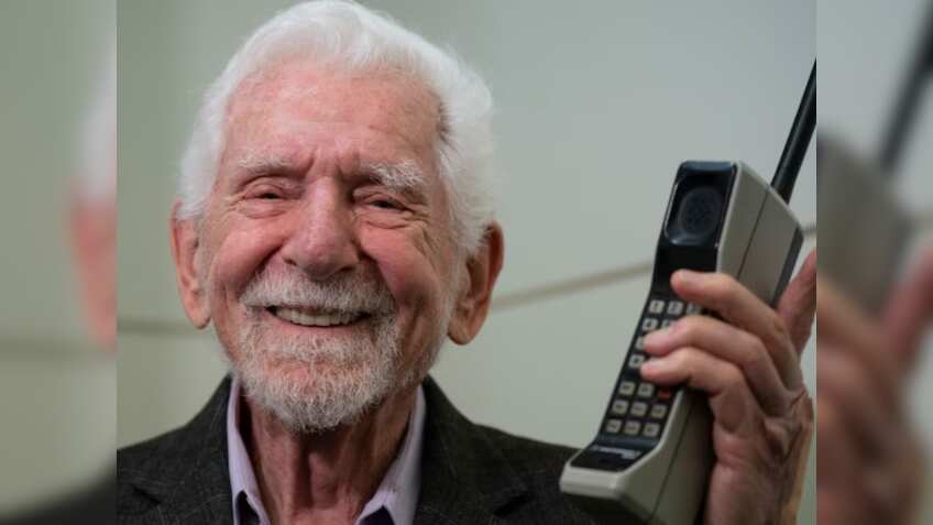 51 साल पहले आज के दिन पहली बार बोला गया था 'Hello', जानें कैसे शुरू हुआ मोबाइल का सफर