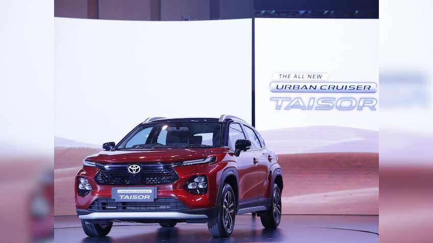 Toyota ने लॉन्च की सबसे सस्ती कॉम्पैक्ट एसयूवी; कीमत- ₹7.73 लाख से शुरू, 22.8 kmpl का मिलेगा माइलेज