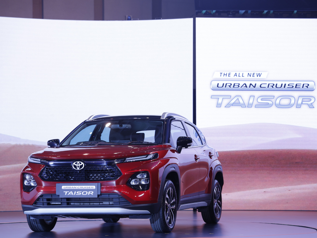 Toyota ने लॉन्च की सबसे सस्ती कॉम्पैक्ट एसयूवी; कीमत- ₹7.73 लाख से शुरू, 22.8 kmpl का मिलेगा माइलेज