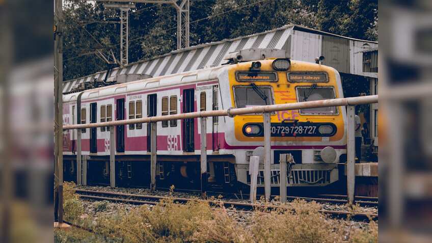 अगले तीन दिन इन रूट्स के यात्रियों को होगी परेशानी, पांच ट्रेनें रद्द, कई गाड़ियों को किया गया रीशेड्यूल