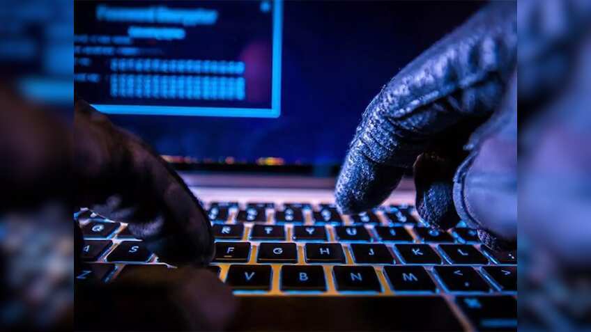 साइबर ठगों के निशाने में यूपी बोर्ड के स्टूडेंट्स, नंबर बढ़ाने का लालच देकर पेरेंट्स से ठग रहे हैं पैसे