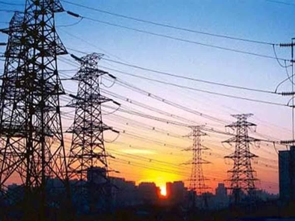 इस पावर कंपनी को तीन दिन में मिला तीसरा बड़ा ऑर्डर, रिकॉर्ड हाई में पहुंचा शेयर,सालभर में दिया 215% रिटर्न