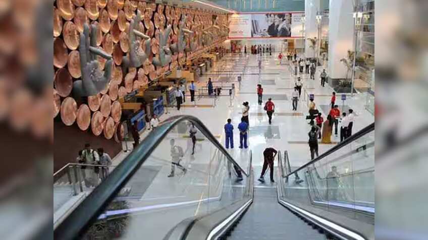 Delhi Airport पर 'एटम बम' की धमकी देना पड़ा भारी, पुलिस ने गुजरात के इन 2 लोगों को किया गिरफ्तार