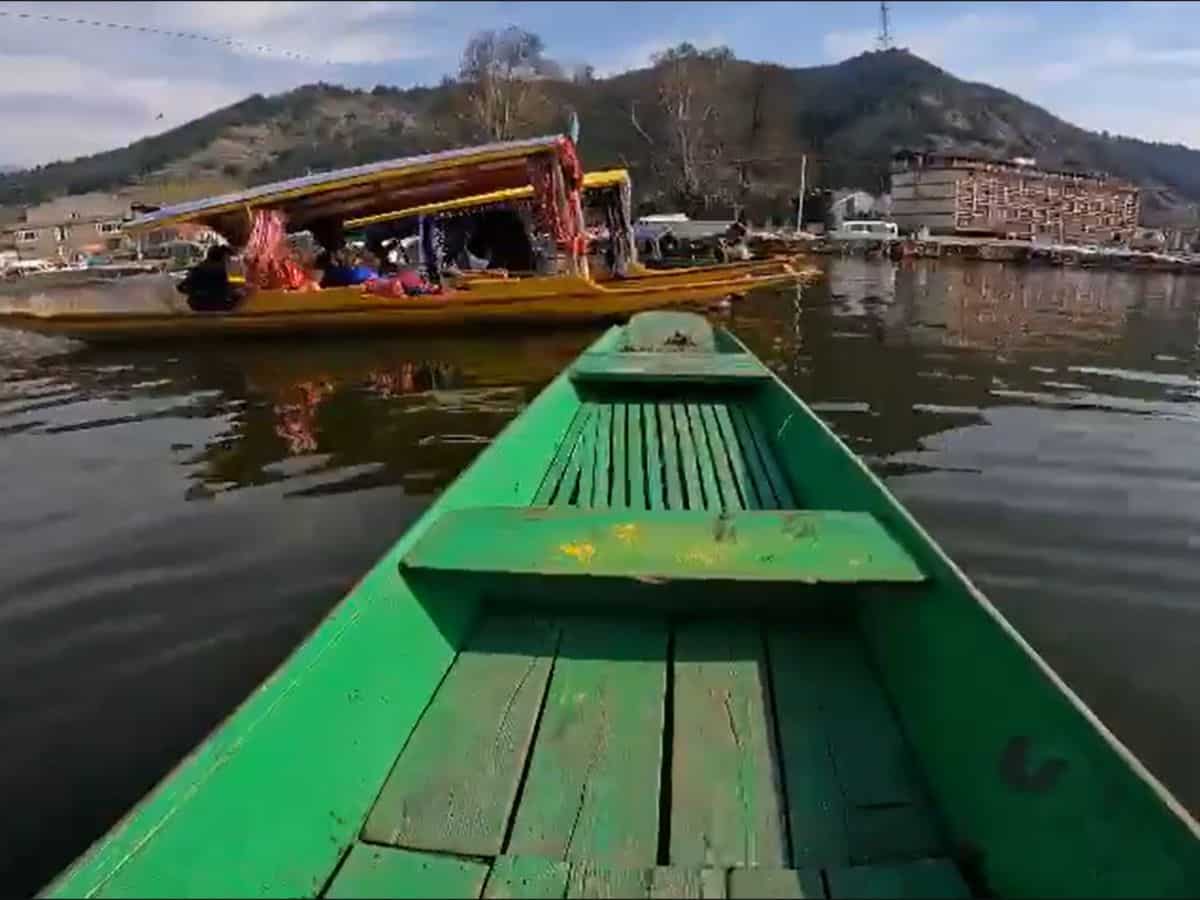 Swiggy: श्रीनगर की डल झील में हाउसबोट पर भी मिलेगा खाने का मजा, शिकारा से ऑर्डर पहुंचाएगी स्विगी