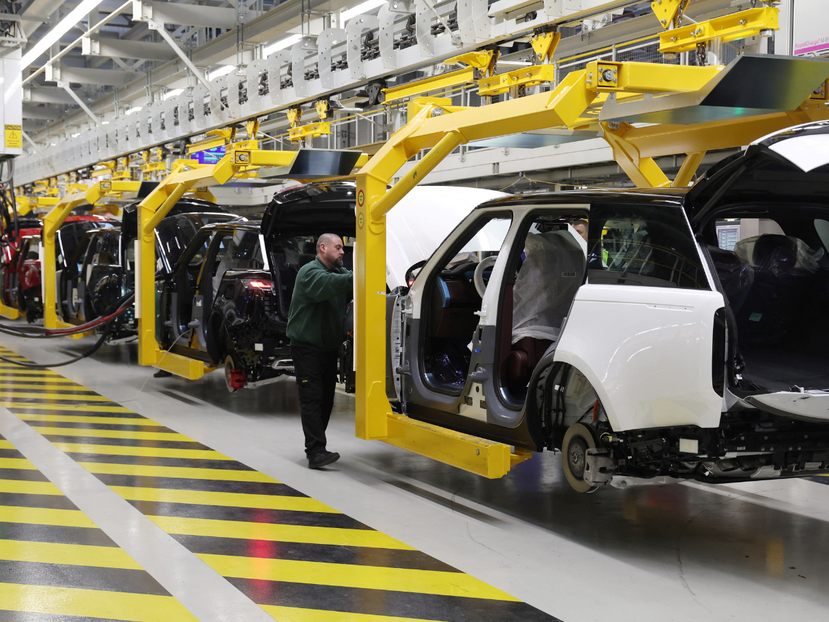 Jaguar, Range Rover जैसी गाड़ियों की बढ़ रही डिमांड, FY24 में 4.3 लाख से ज्यादा बिके यूनिट्स