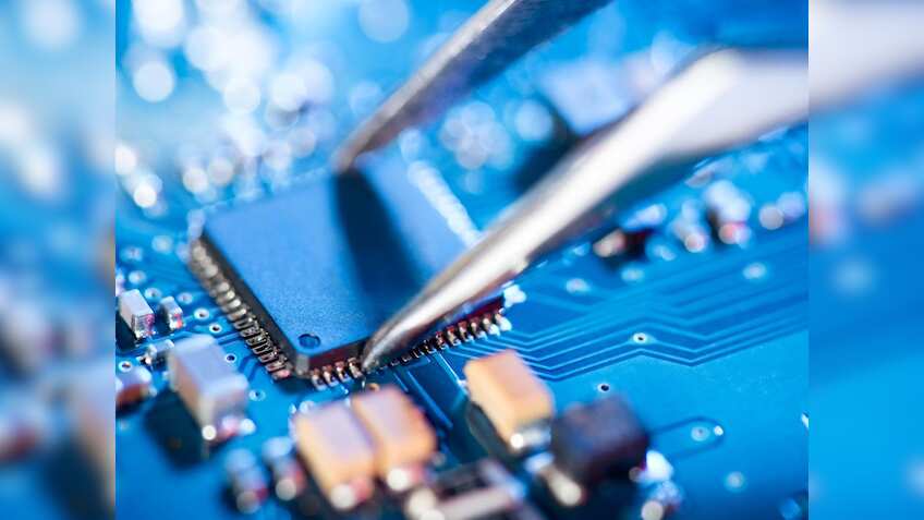 Tata Electronics करने वाली है बड़ी डील, खरीदेगी iPhone बनाने वाली एक और यूनिट, लोकसभा चुनावों के बाद हो सकती है डील