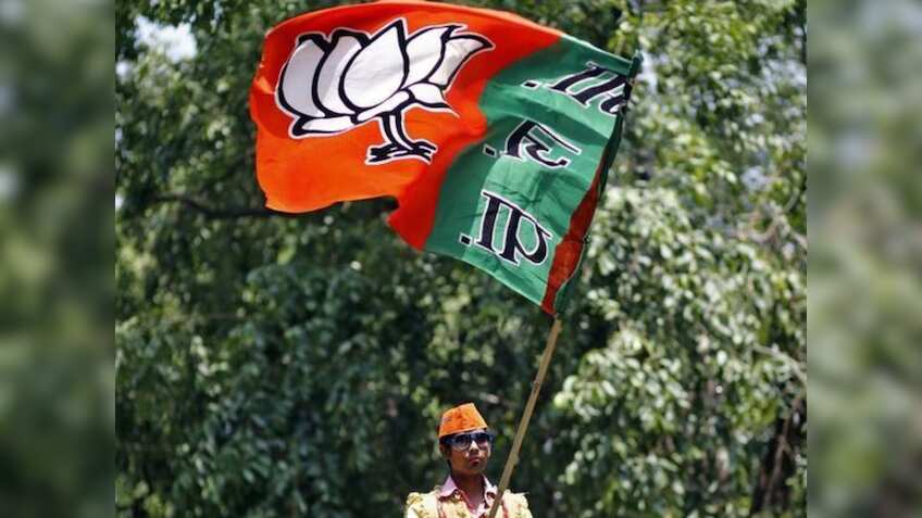 BJP Candidates List: भाजपा ने जारी की उम्मीदवारों की 10वीं लिस्ट, मैनपुरी, कौशांबी सहित 9 सीटों पर इन्हें मिला टिकट