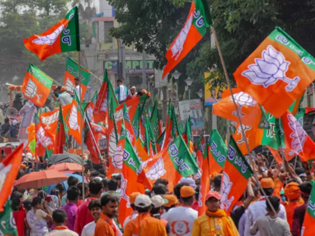 अरुणाचल विधानसभा चुनाव के लिए BJP ने जारी किया घोषणापत्र,  25 हजार जॉब्स, ₹400 सिलेंडर सहित इन वादों की लगाई झड़ी