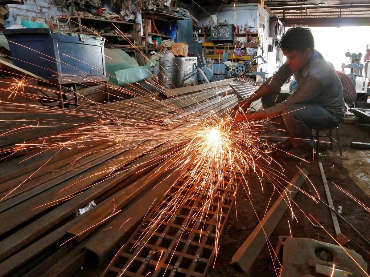 India's GDP: भारत की अर्थव्यवस्था ग्रोथ पर अब ADB ने बढ़ाया अनुमान, मौजूदा FY के लिए 6.7 से बढ़ाकर 7% किया