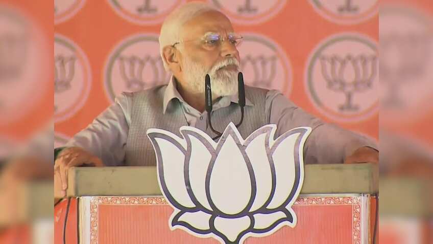 ऋषिकेश में बोले पीएम मोदी- 'कमजोर सरकारों का दुश्मनों ने उठाया फायदा,आज तिरंगा युद्ध क्षेत्र में सुरक्षा की गारंटी'