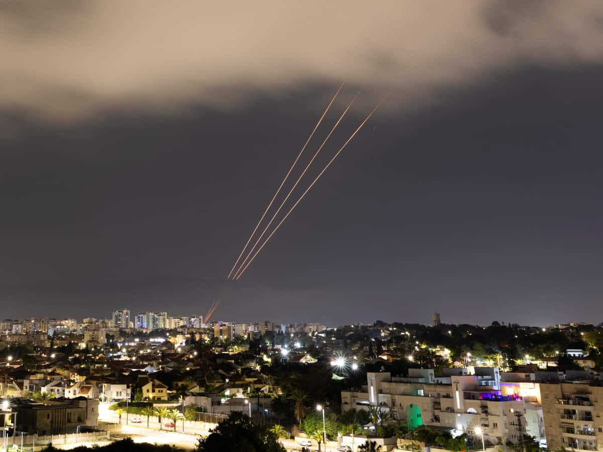 Israel vs Iran War: शुरू हो गया तीसरा युद्द! ईरान ने इजरायल पर दाग दिए 100 से ज्यादा ड्रोन और मिसाइलें