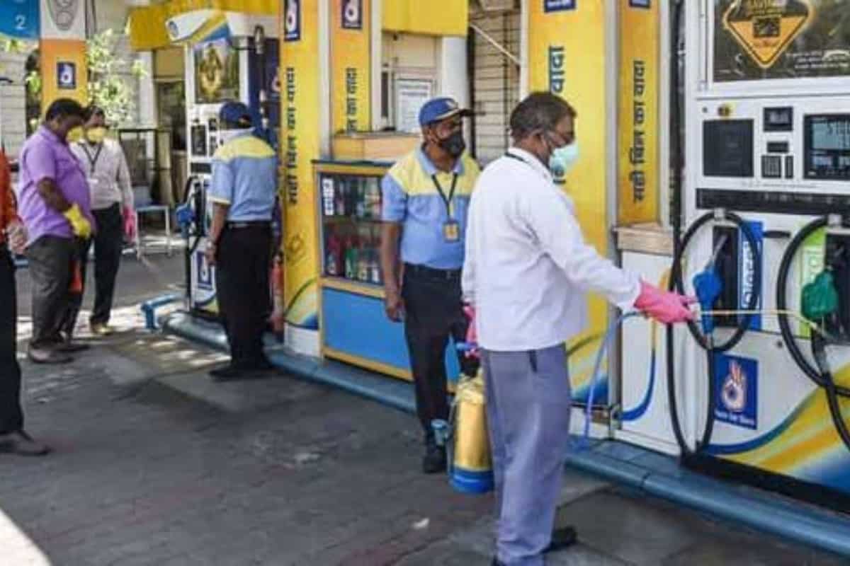 Petrol-Diesel Price Today: मिडिल ईस्ट में बढ़ते टेंशन का पेट्रोल-डीजल की कीमतों पर दिखा असर? चेक करें आज के ताजा भाव