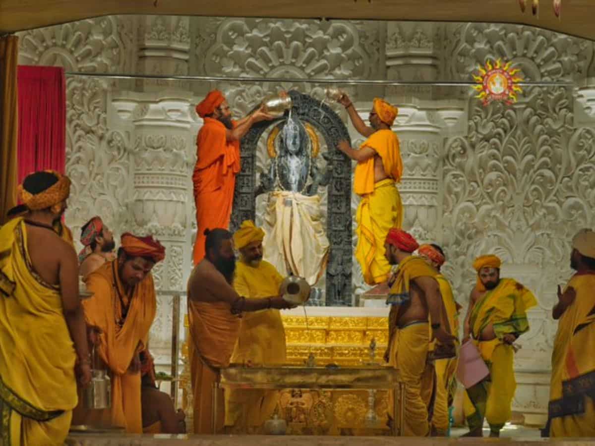 Ram Navami 2024: अयोध्‍या में राम नवमी...राम लला का किया गया दिव्‍य अभिषेक, इस समय होगा सूर्य तिलक