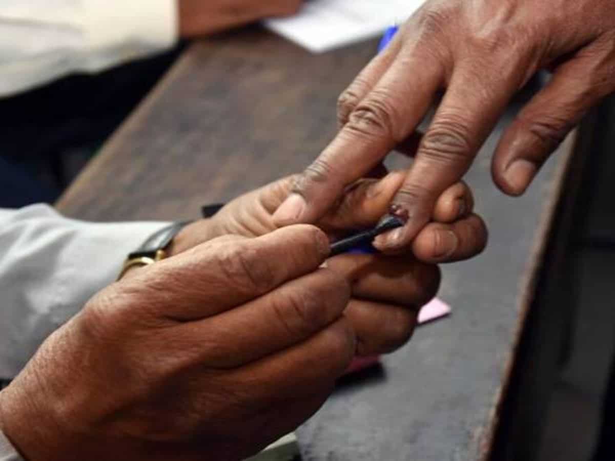 Lok Sabha Election Phase 1: वोटर लिस्ट में है या नहीं आपका नाम? ऐसे घर बैठे आसानी से करें चेक