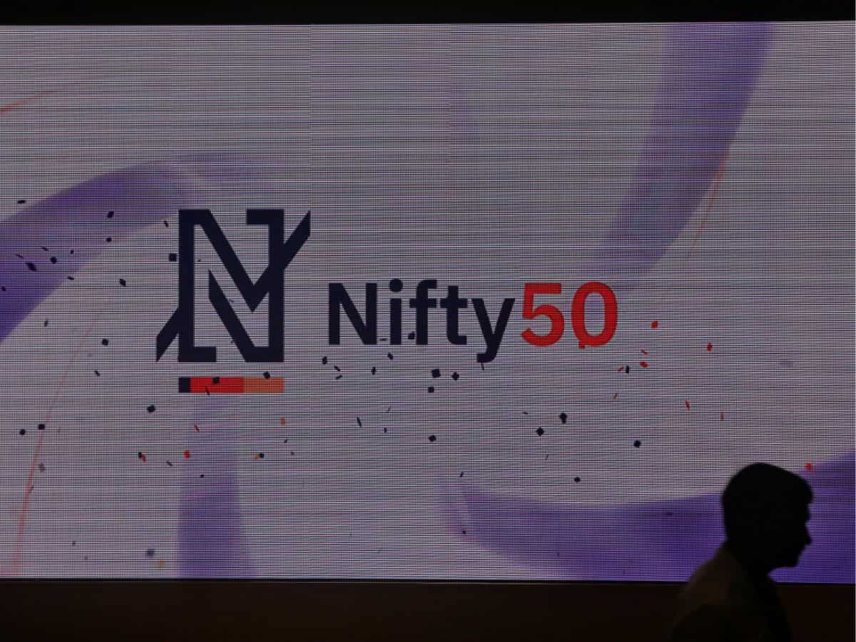 NSE 24 अप्रैल से Nifty 50 इंडेक्स पर लॉन्च करेगा डेरिवेटिव कॉन्ट्रैक्ट्स, SEBI से मिली मंजूरी