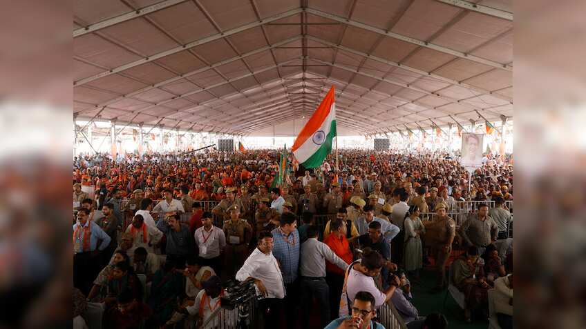 102 सीटों पर 450 करोड़पति कैंडिडेट्स