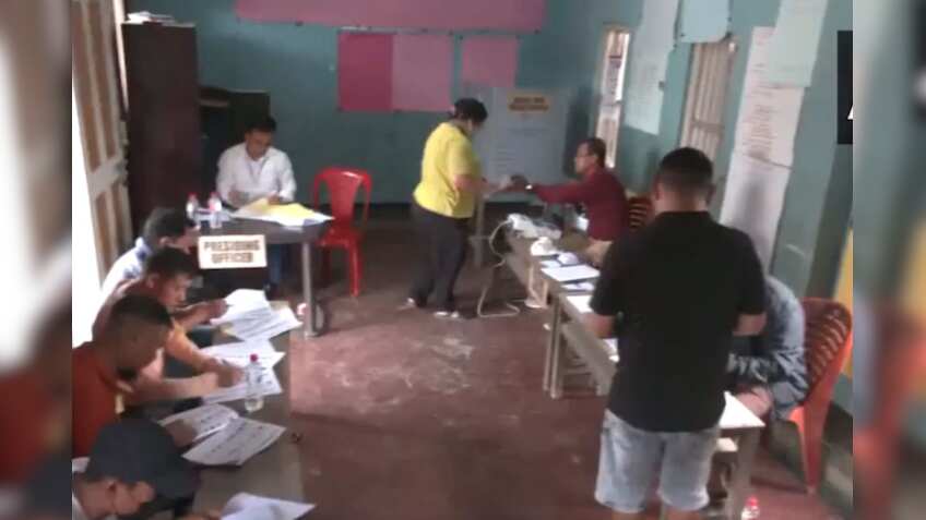 Manipur re-polling: मणिपुर में आज 11 मतदान केंद्रों पर दोबारा हो रही वोटिंग, पहले चरण में हिंसा के कारण लिया गया फैसला