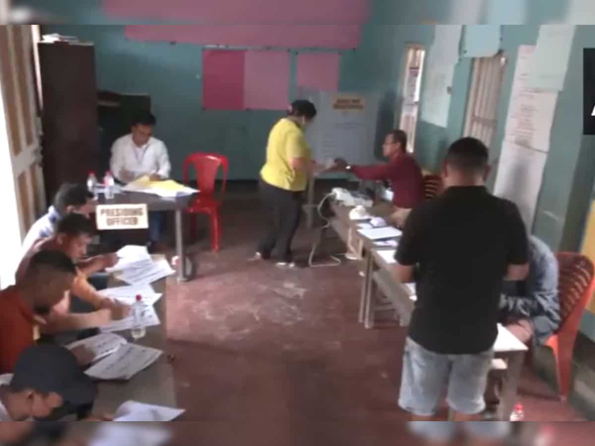 Manipur re-polling: मणिपुर में आज 11 मतदान केंद्रों पर दोबारा हो रही वोटिंग, पहले चरण में हिंसा के कारण लिया गया फैसला