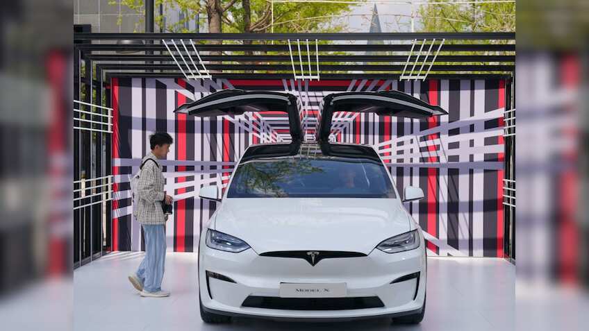 भारत में Tesla की एंट्री टलने के बाद कंपनी ने इस देश में घटाए दाम, जानिए अब कितनी सस्ती मिलेगी कार