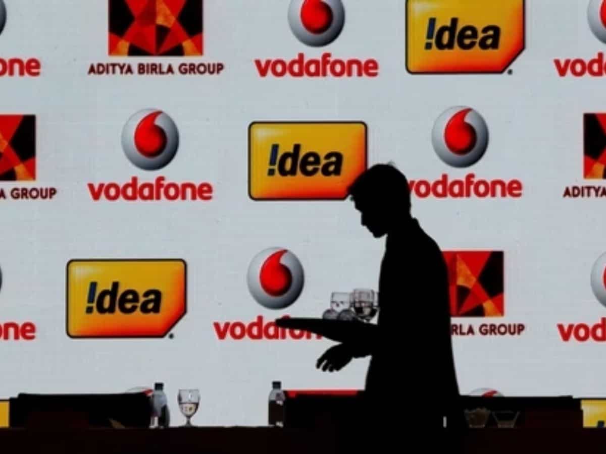 Vodafone Idea FPO: 10% डिस्काउंट पर हुआ लिस्ट, शेयर रखें या बेचें? जानें अनिल सिंघवी की राय