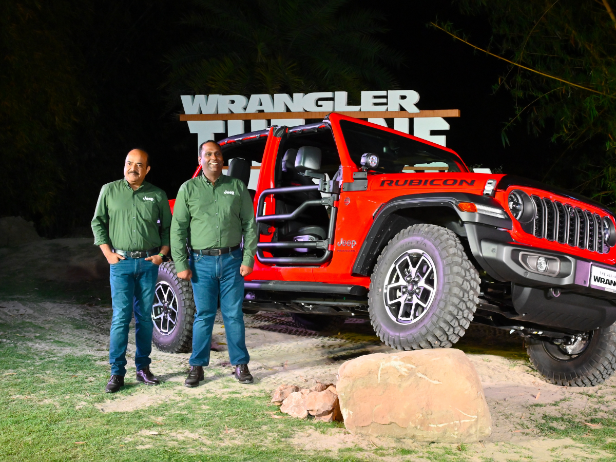 Jeep ने लॉन्च कर दी दमदार 4*4 एसयूवी Wrangler; 85+ सेफ्टी फीचर्स और ऑफरोडिंग का मज़ा, जानें कीमत