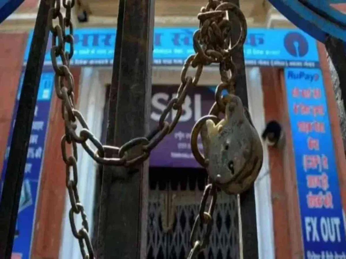 लोकसभा चुनाव के दूसरे चरण के मतदान में बैंक रहेंगे बंद? नोएडा, गाजियाबाद समेत जानिए अपने शहर का हाल