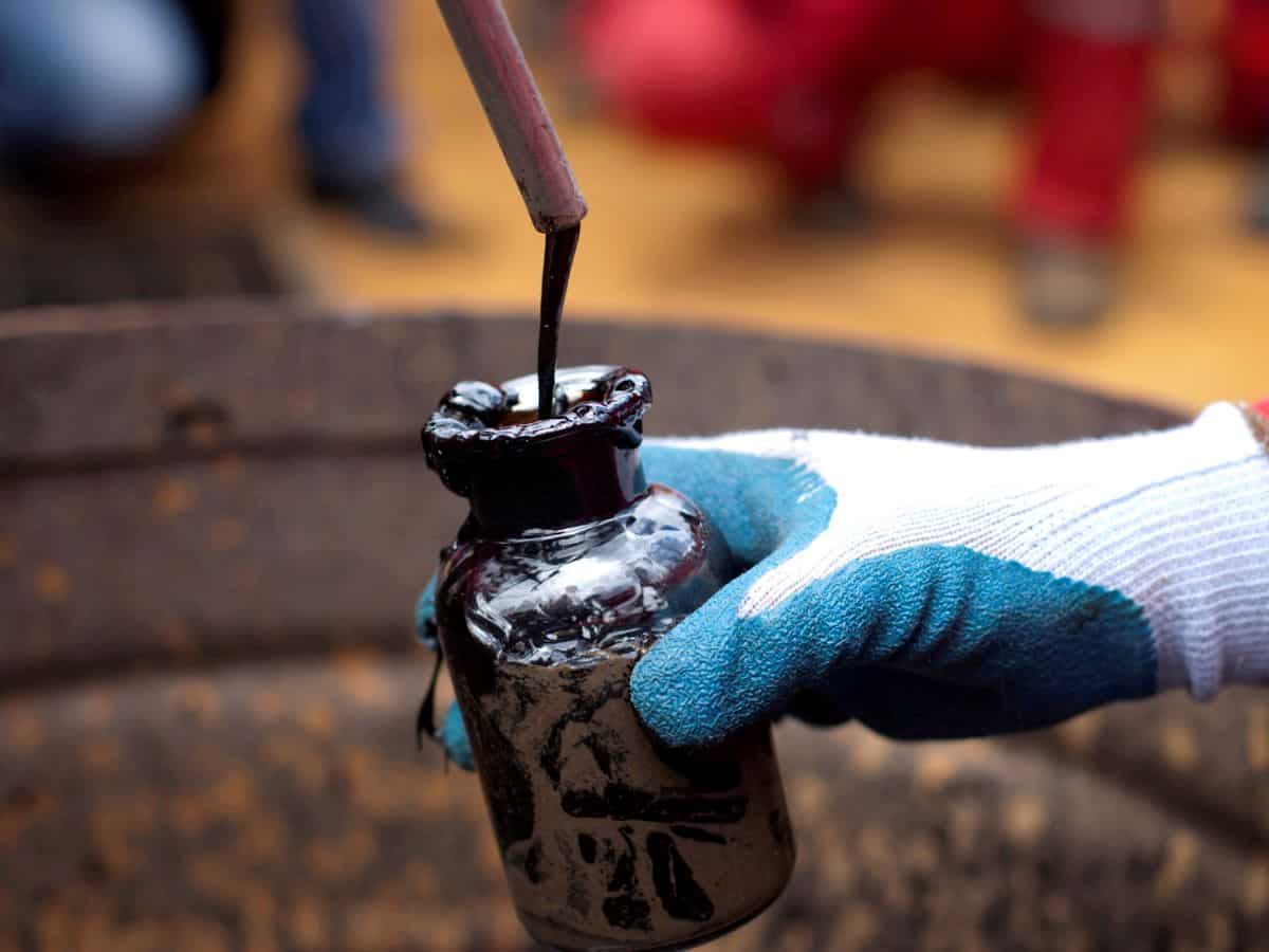 Crude Oil Price: कच्चे तेल का भाव 7 हफ्ते के निचले स्तर पर, ये 10 पॉइंट्स हैं अहम 