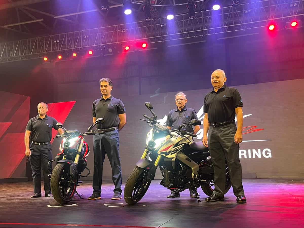 2024 Bajaj Pulsar से उठ गया पर्दा! ₹2 लाख से कम कीमत, जानिए फीचर्स और स्पेसिफिकेशन्स