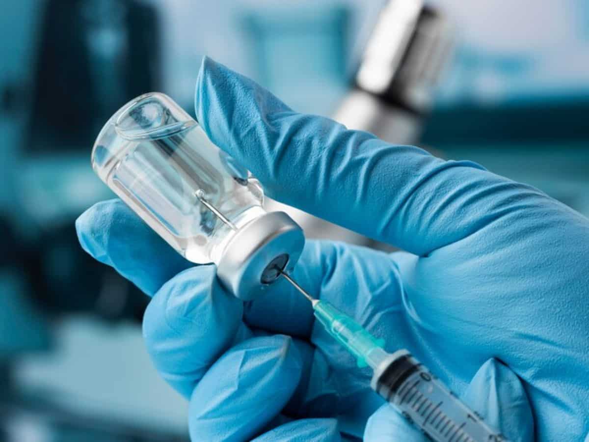 AstraZeneca का बड़ा फैसला, दुनियाभर से वापस मंगाएगी कोरोना वैक्‍सीन...इसी फॉर्मूले से भारत में बनी है कोवीशील्‍ड