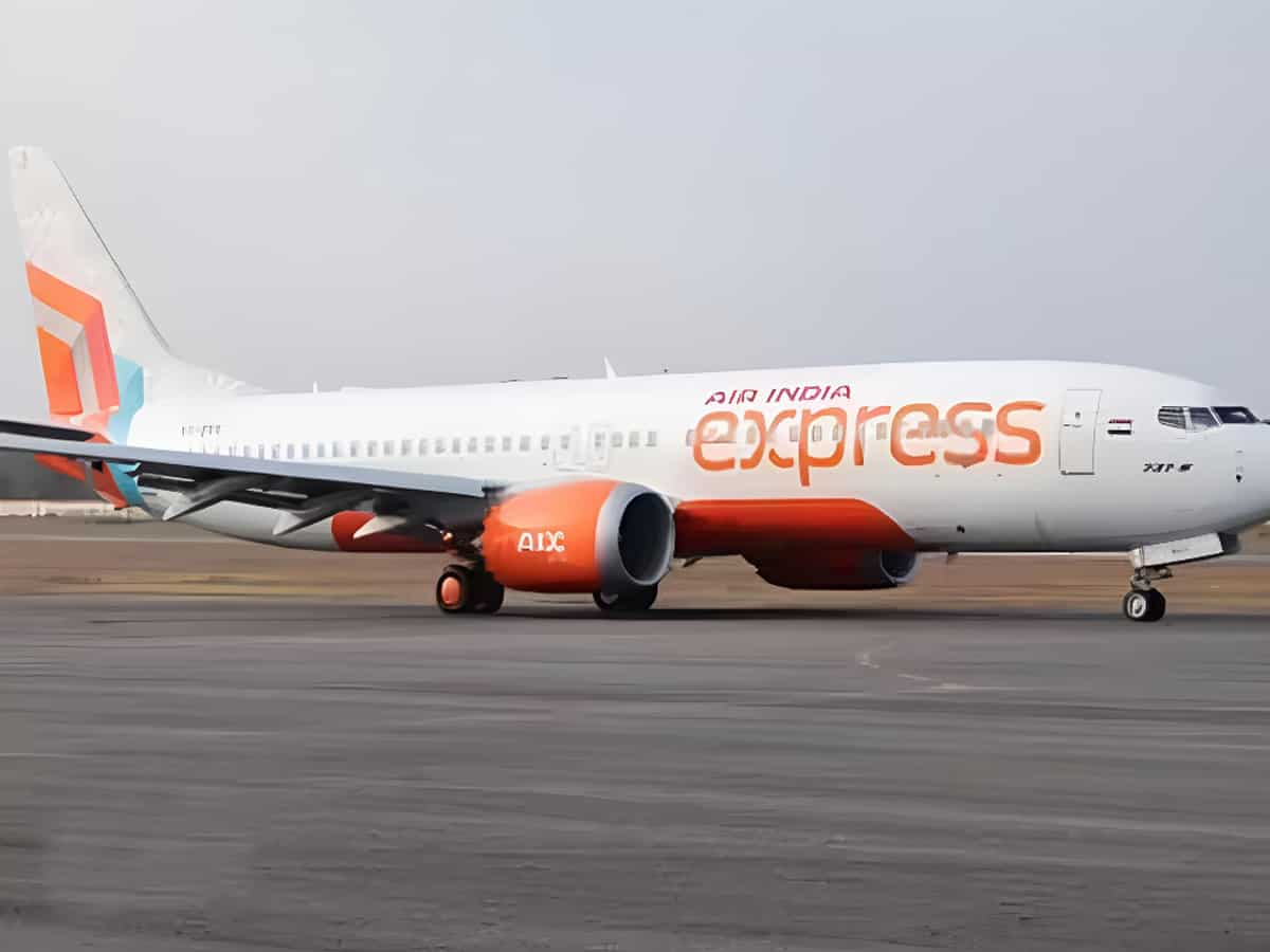 Air India Express में केबिन स्टाफ अचानक गया छुट्टी पर, कई फ्लाइट्स कैंसिल, घर से निकलने से पहले चेक कर लें स्टेटस