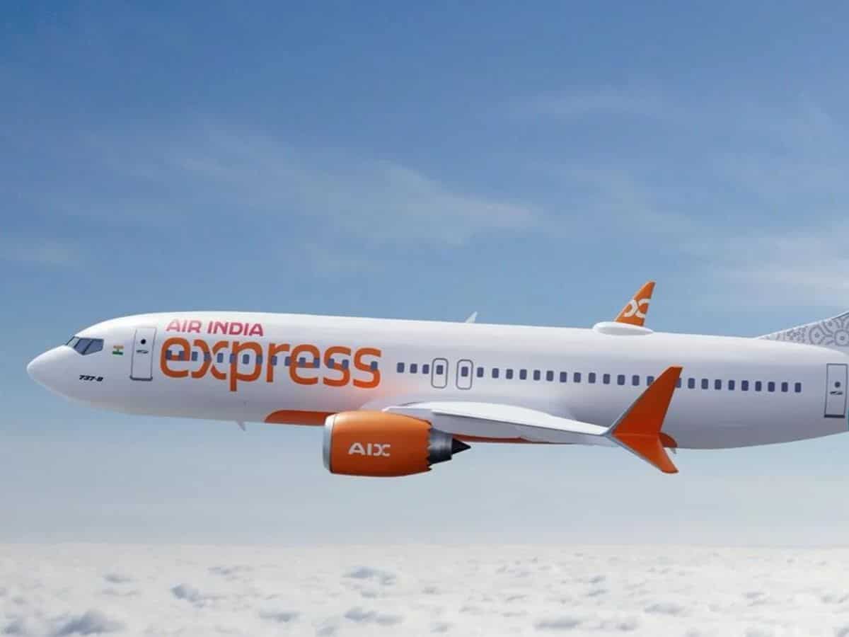 Air India Express के पैसेंजर्स की मुश्किलें बरकरार, फिर कैंसिल हुई 74 उड़ान, श्रम विभाग ने बुलाई मीटिंग
