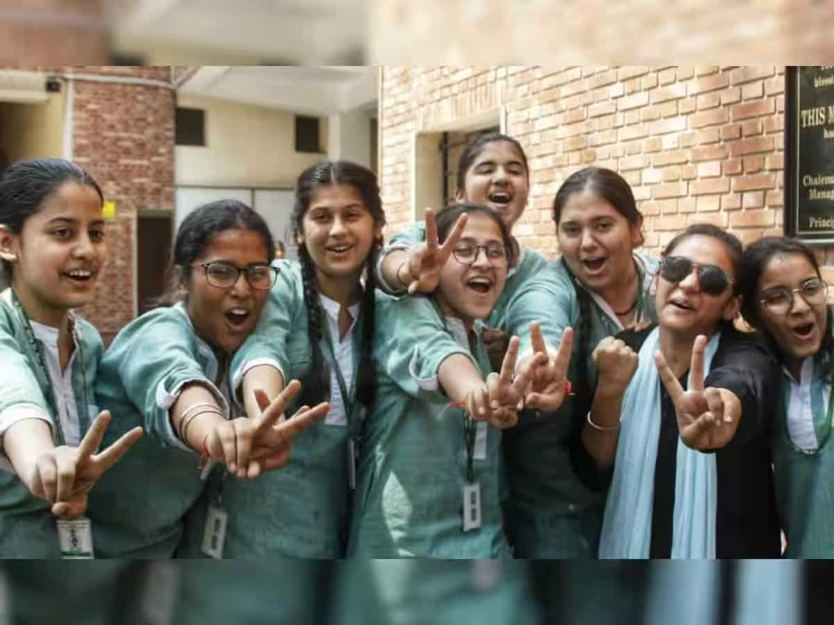 CBSE 10वीं बोर्ड परीक्षा का रिजल्ट घोषित, cbse.nic.in और इस डायरेक्ट लिंक पर करें चेक