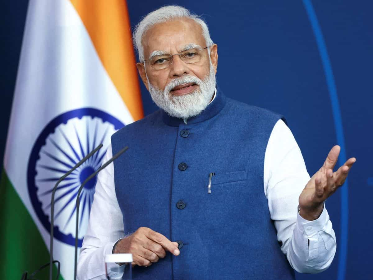 PM Modi Net Worth: 5 साल में कितनी बढ़ी पीएम मोदी की इनकम, कहां किया है कितना निवेश, Affidavit में बताई पूरी बात | Zee Business Hindi