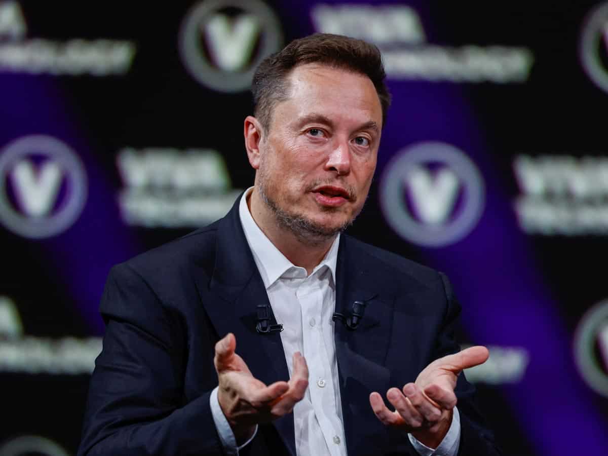 Elon Musk का चौंकाने वाला दावा, यूजर्स का डेटा हर रात एक्सपोर्ट करता है Whatsapp