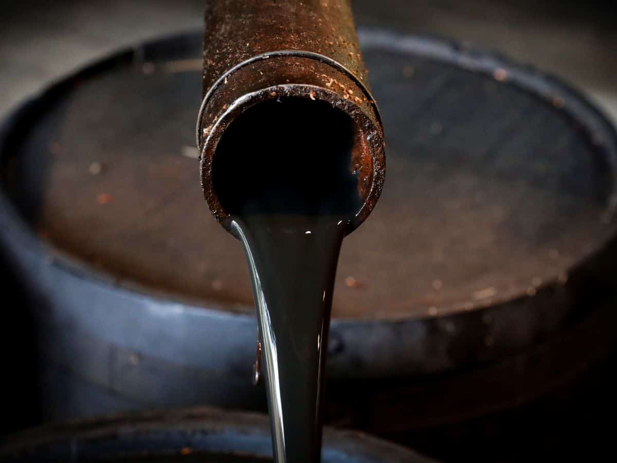 इंडियन ऑयल, GAIL, ONGC सहित इन तेल और गैस कंपनियों पर लगा जुर्माना; सोमवार को स्टॉक पर रहेगी नजर