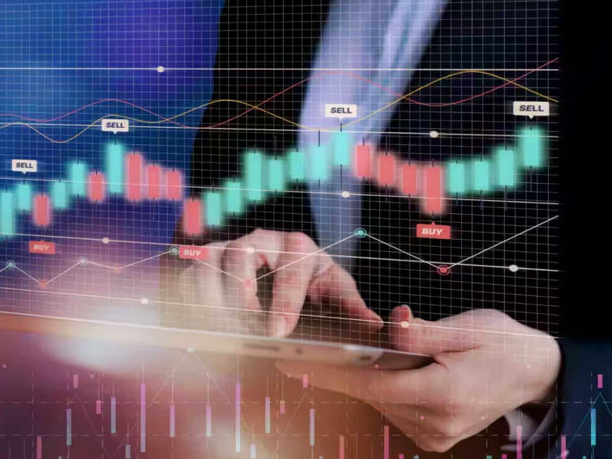 ऑर्डर मिलते ही 'रॉकेट' हुआ झुनझुनवाला पोर्टफोलियो का ये Stock, 1 साल में 120% दिया रिटर्न