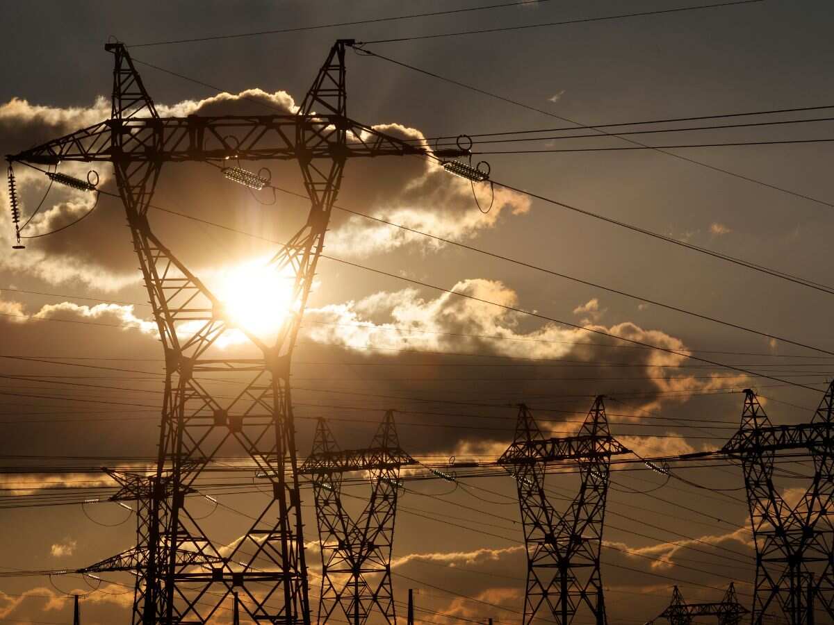 दिल्ली में भीषण गर्मी से पारा पहुंचा 52 के पार, बिजली की मांग में आई रिकॉर्ड तेजी, देखें कितनी है खपत