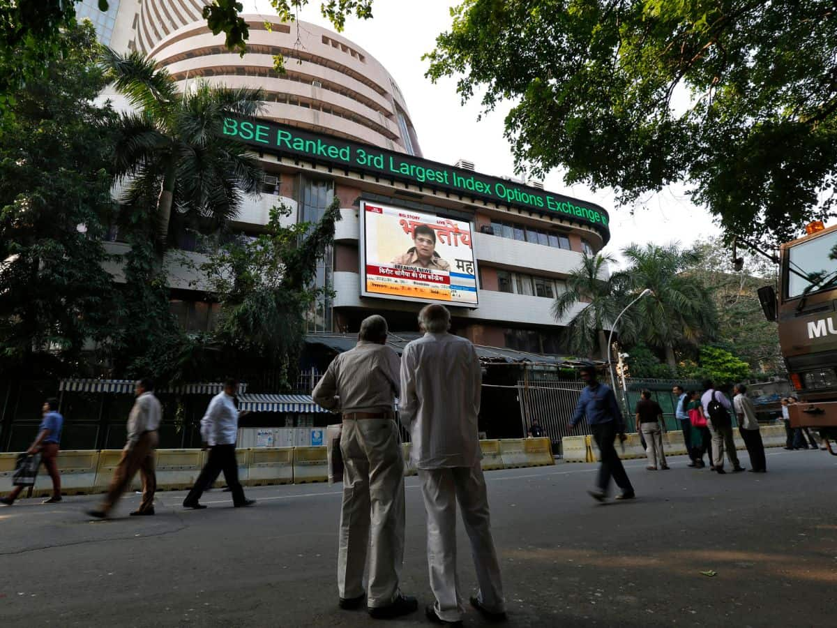 Stock Market Closing: चुनावी नतीजों के पहले धड़ाम हुए बाजार, Nifty 22,600 के नीचे बंद; मिड-स्मॉलकैप इंडेक्स भी गिरे