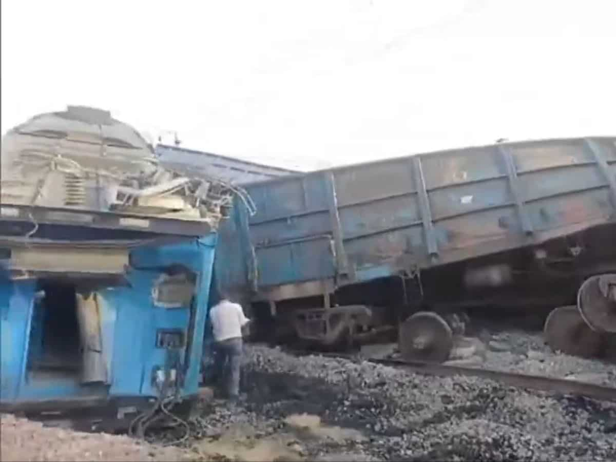 Train Accident: पंजाब में भीषण रेल हादसा, दो मालगाड़ियों की हुई टक्कर, 2 लोको पायलट घायल