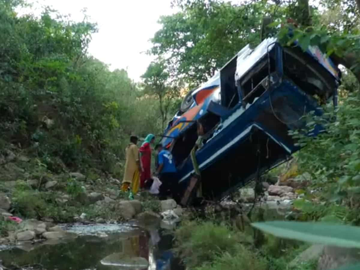 पीएम मोदी के शपथ ग्रहण के बीच श्रीनगर में हुआ टेररिस्ट अटैक, श्रद्धालुओं की बस पर हमला, 10 की मौत