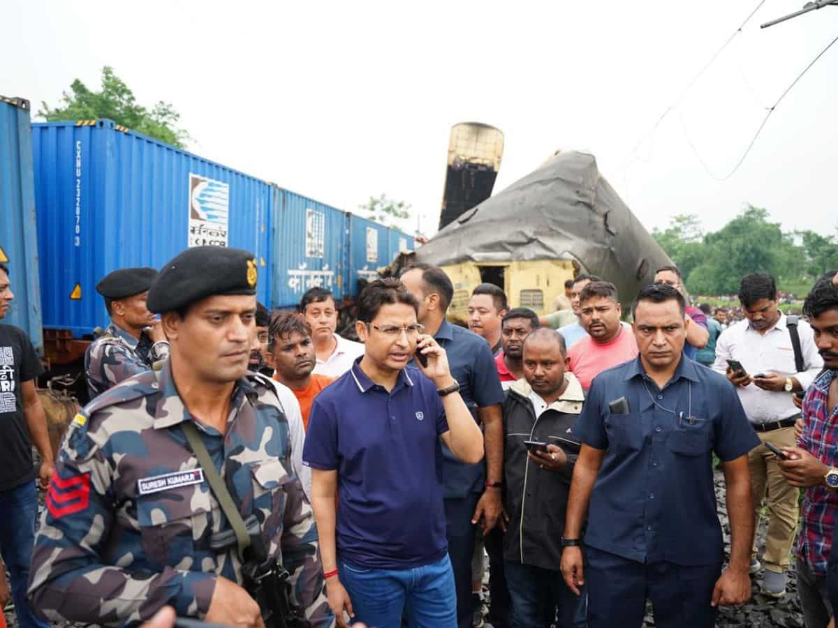 कंचनजंगा ट्रेन हादसे में सामने आई बड़ी लापरवाही! रेलवे रूट पर तीन घंटे से खराब था सिग्नल, जानिए कैसे हुई चूक?