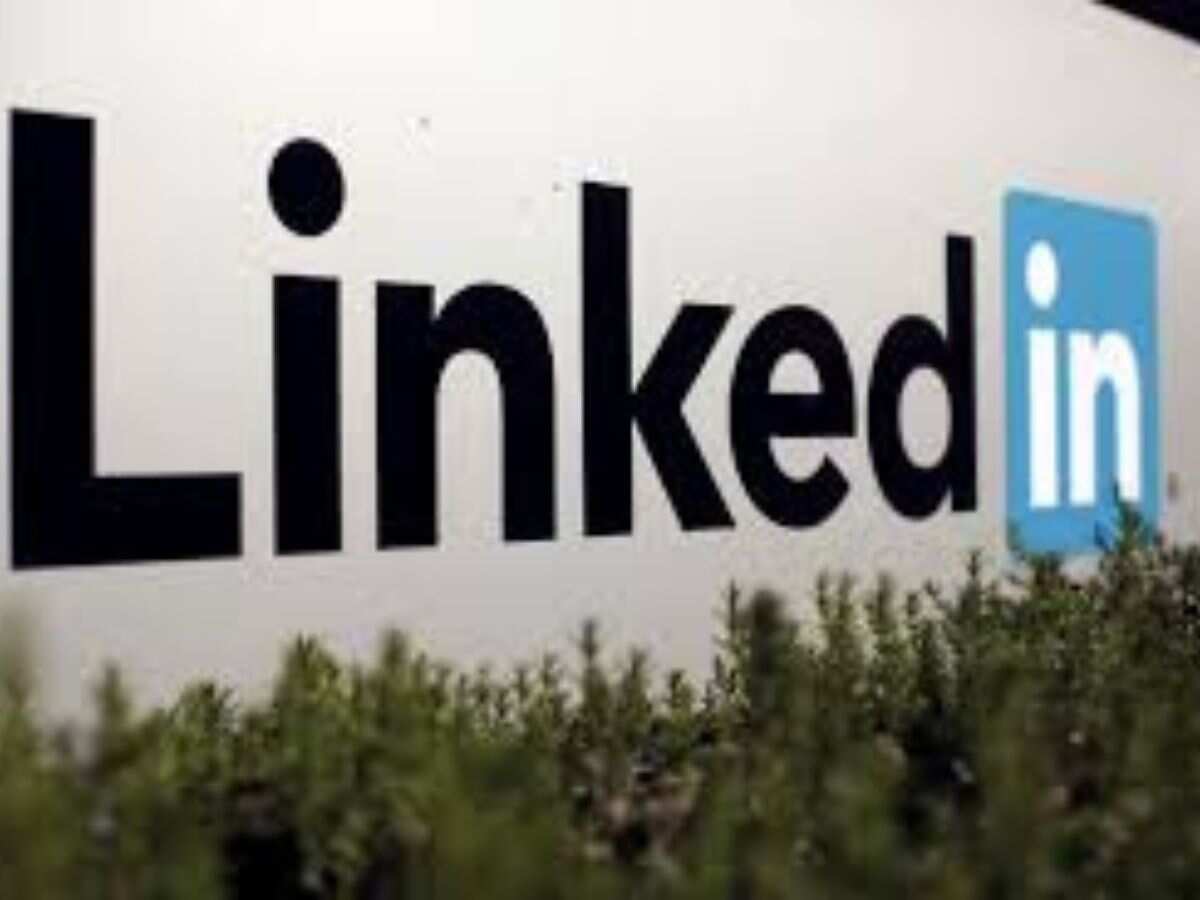LinkedIn ने पेश की चौंकाने वाली रिपोर्ट, 2 वजहों से रुक रही पेशेवरों की लर्निंग, इनमें से एक है आपका परिवार!